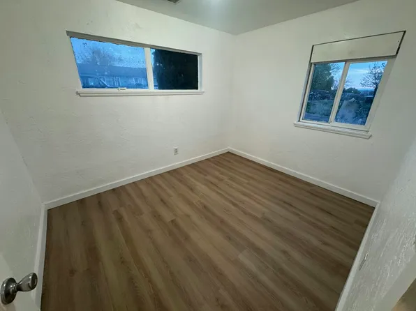 402 Canterbury Ln #404, Moses Lake, WA 98837