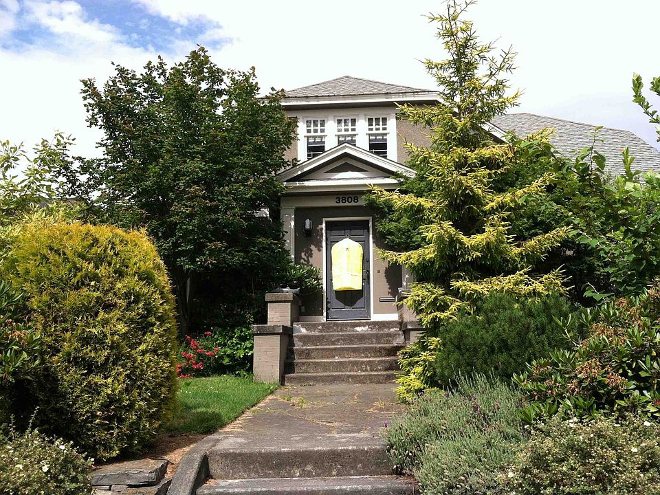 2nd image of 3808 47th Ave NE