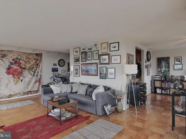 4515 Willard Ave, Chevy Chase, MD