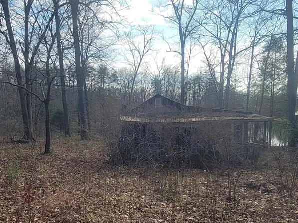 231 Crockett Lake Dr, Crossville, TN 38572