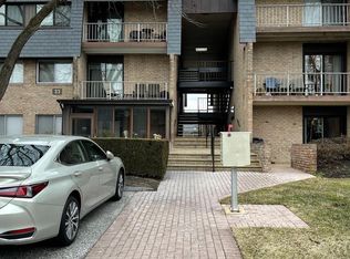 33 Stonehenge Cir APT 6, Baltimore, MD 21208