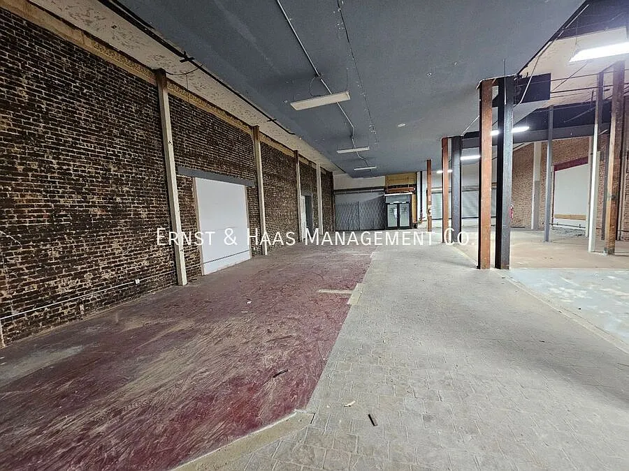 Commercial Space with High Ceilings and New 208V/400AMP/3 Phase Electrical Panel! — Photo 2