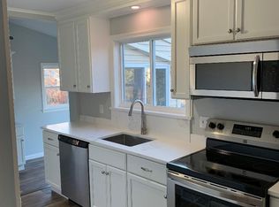 81 Miner Rd, Saunderstown, RI 02874