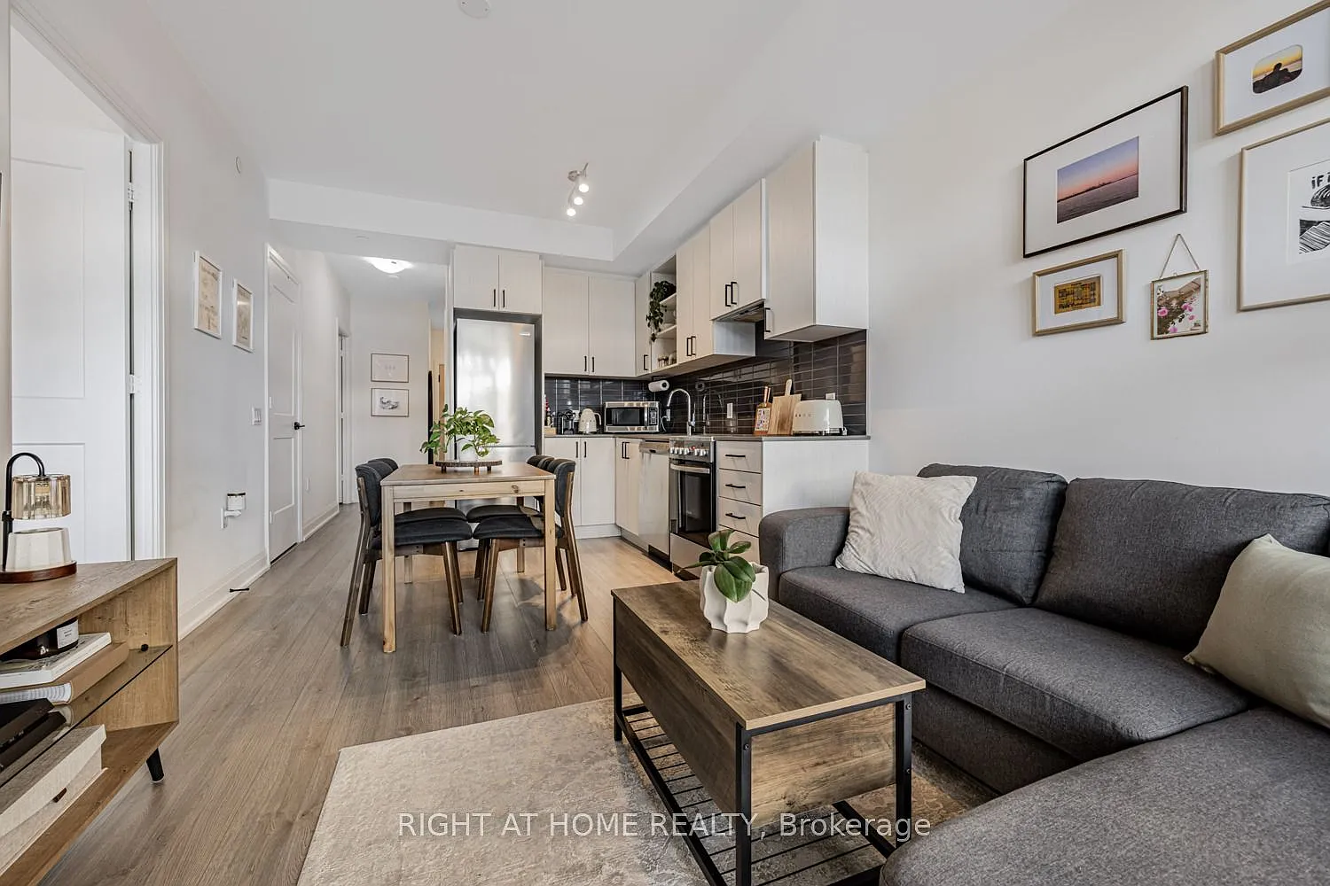 50 George Butchart Dr #224 photo 1