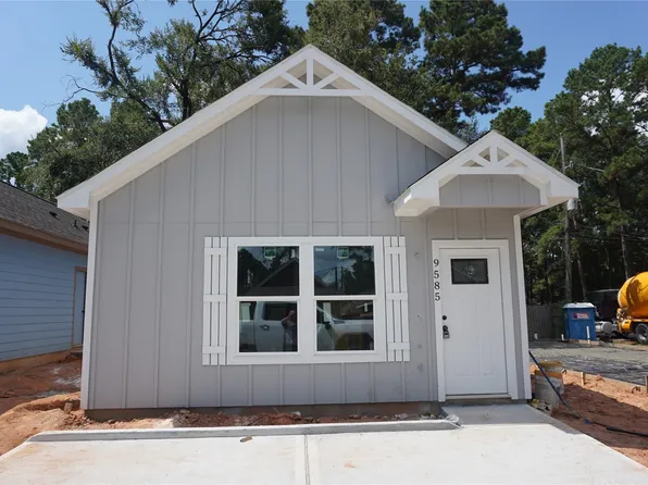 9585 Darkwood Street, Willis, TX 77318