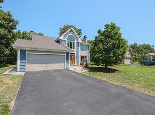 836 Kent Cir, Bartlett, IL 60103