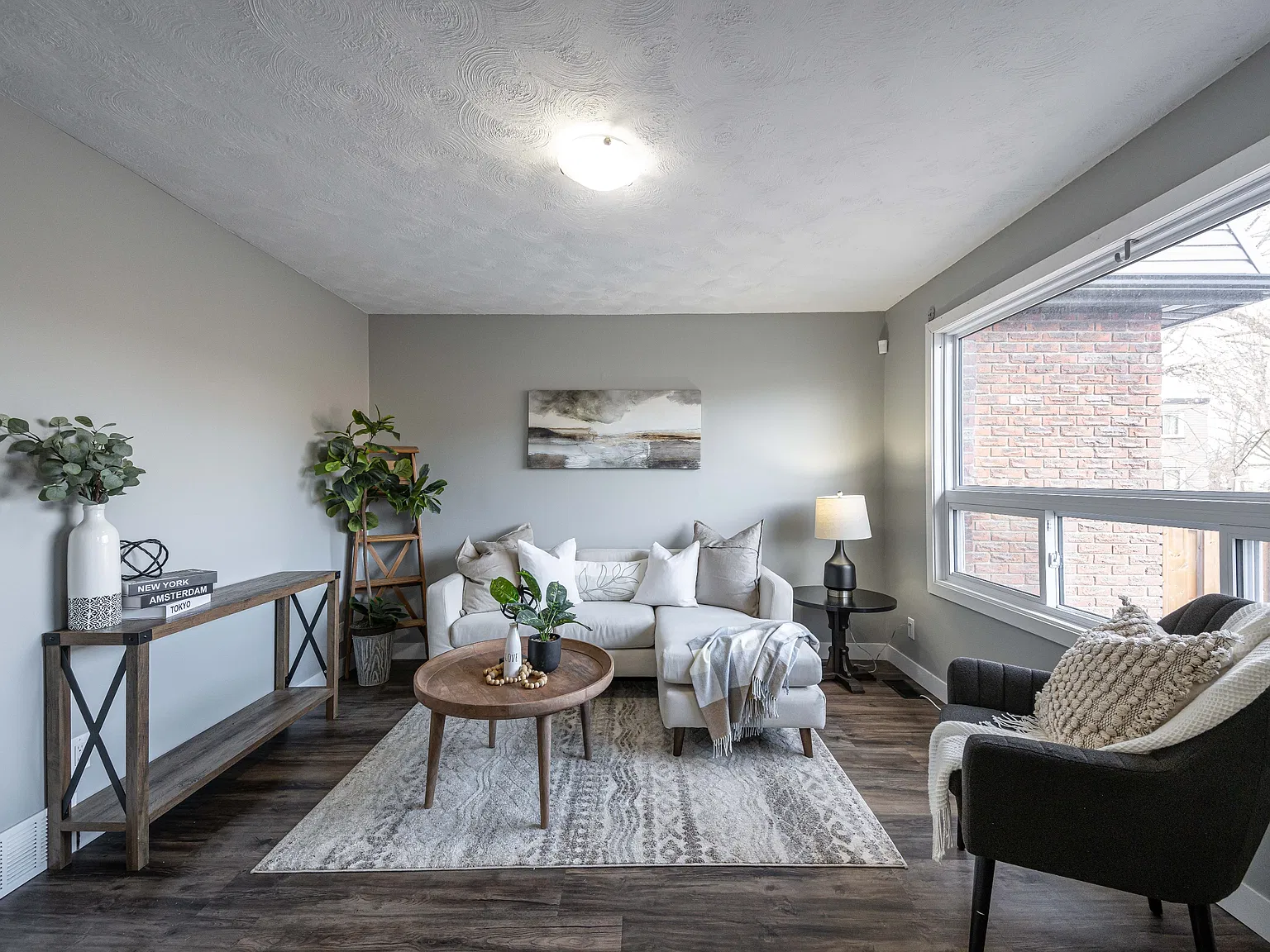 2 bed, 1.5 bath, $1,600 — Photo 2