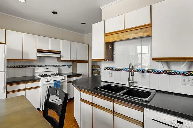 52 Sullivan St #3 — Photo 7