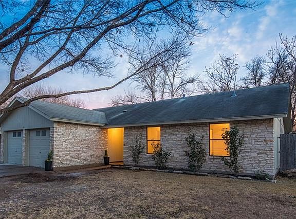 2nd image of 1301 E Mesa Park Dr