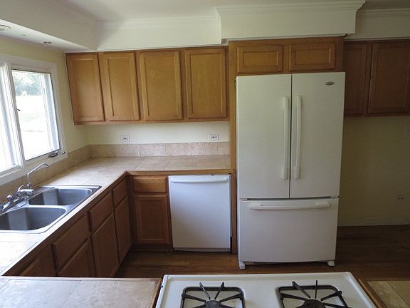 3rd image of 36976 N Northwestern Ave