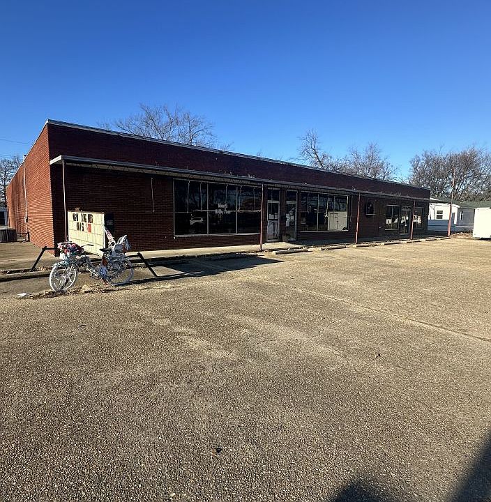 2nd image of 201-203 E Pine St