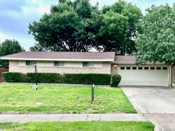 2010 Brenton St, Irving, TX 75062