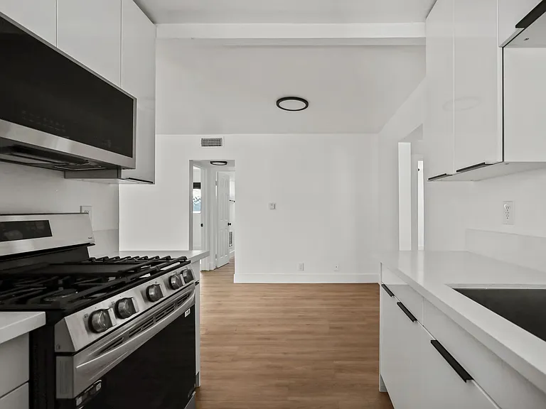 2034 S Garth Avenue Apartments — Photo 44