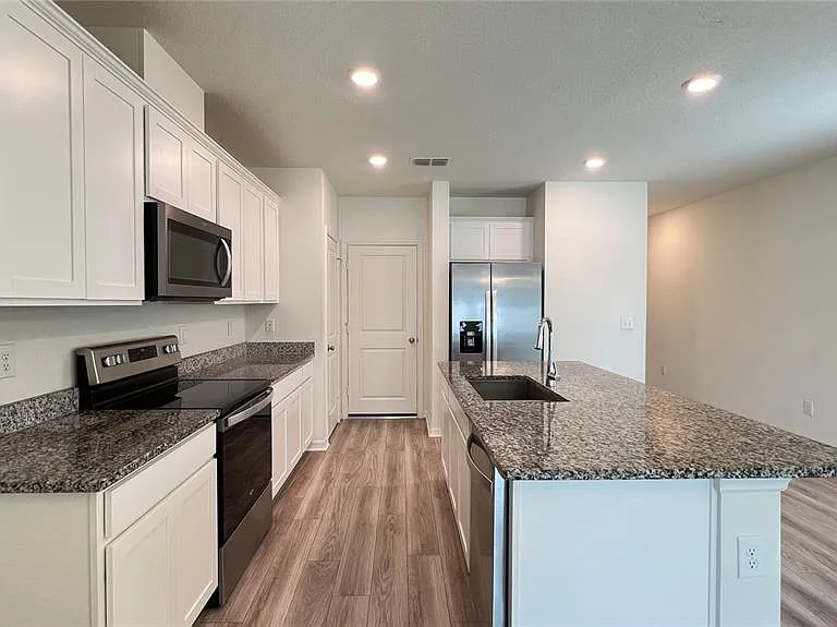 1340 Mirabella Cir — Photo 9