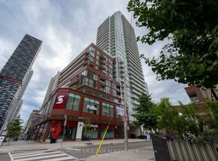 33 Helendale Ave #1410, Toronto, ON M4R 0A4