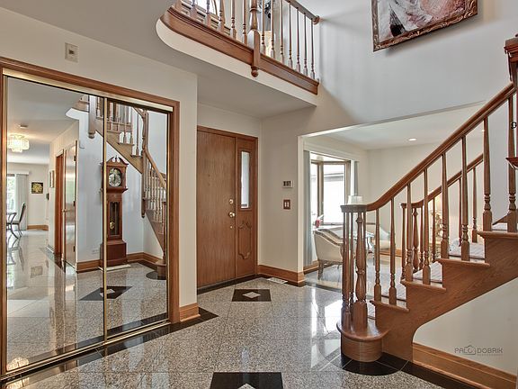 3rd image of 769 Berkshire Ln