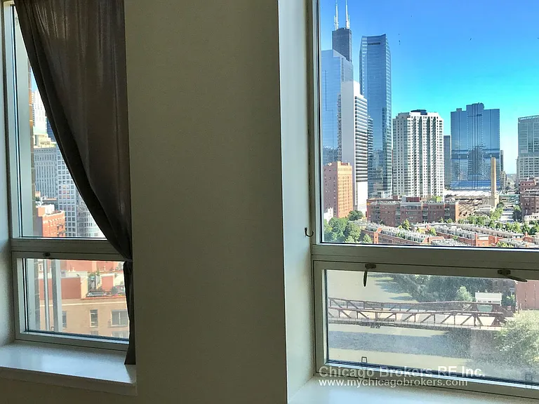600 N Kingsbury St #1512 — Photo 3