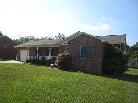 3rd image of 2487 Ashford Dr