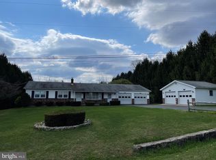 25 Rocktown Rd, Hamburg, PA 19526