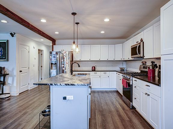 5th image of 205 Ashmont Ln