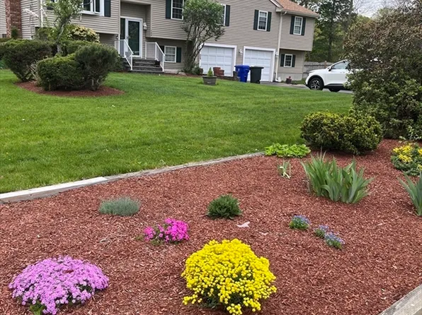144 Prospect Hill St, Taunton, MA 02780