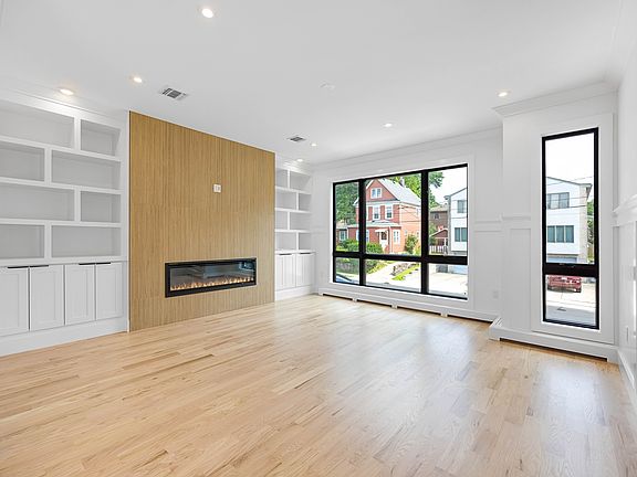 3rd image of 465 1st St #A