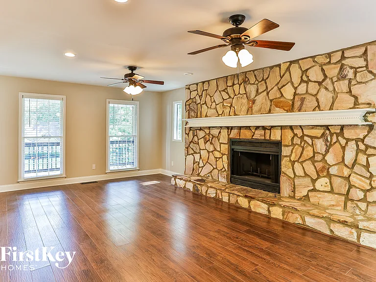 414 Indian Lake Ct — Photo 8