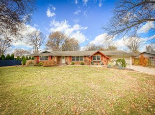 2819 E Southern Hills Blvd, Springfield, MO 65804
