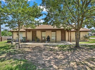 1919 Pine Tree Dr, Bryan, TX 77802