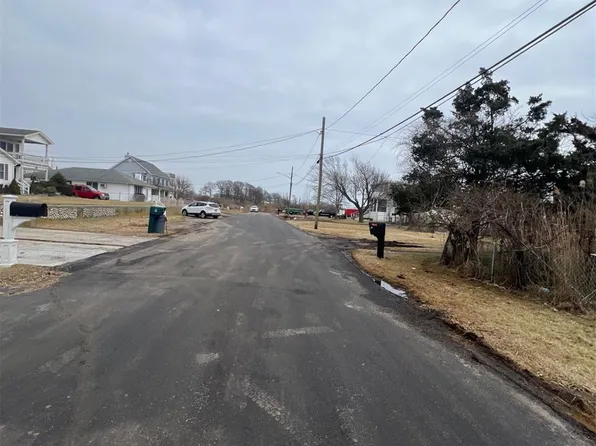Edwards Drive, Shirley, NY 11967