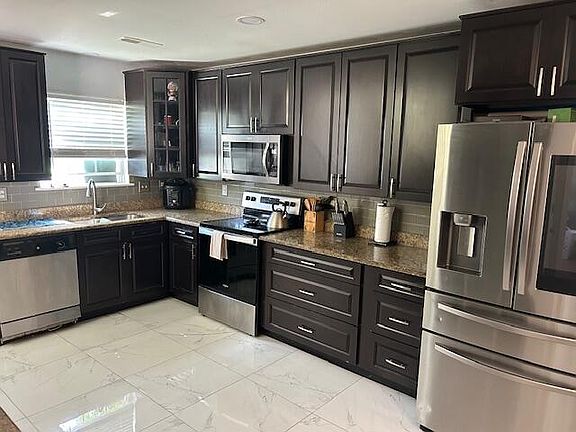 3rd image of 109 Houston Dr
