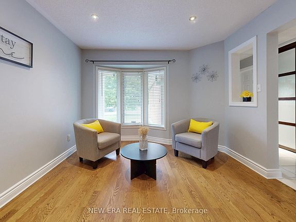 4th image of 5380 Floral Hill Cres