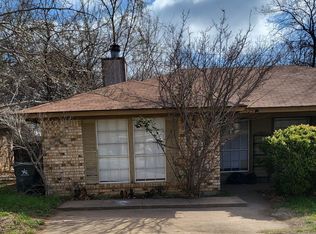 525 Claire Ct, Arlington, TX 76012