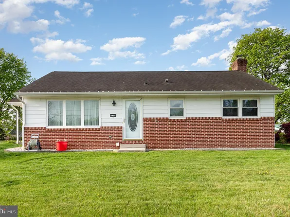 138 Brookwood Dr, Carlisle, PA 17013