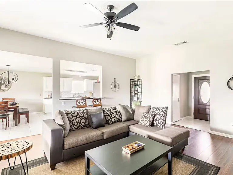 Powder Horn Ln — Photo 2