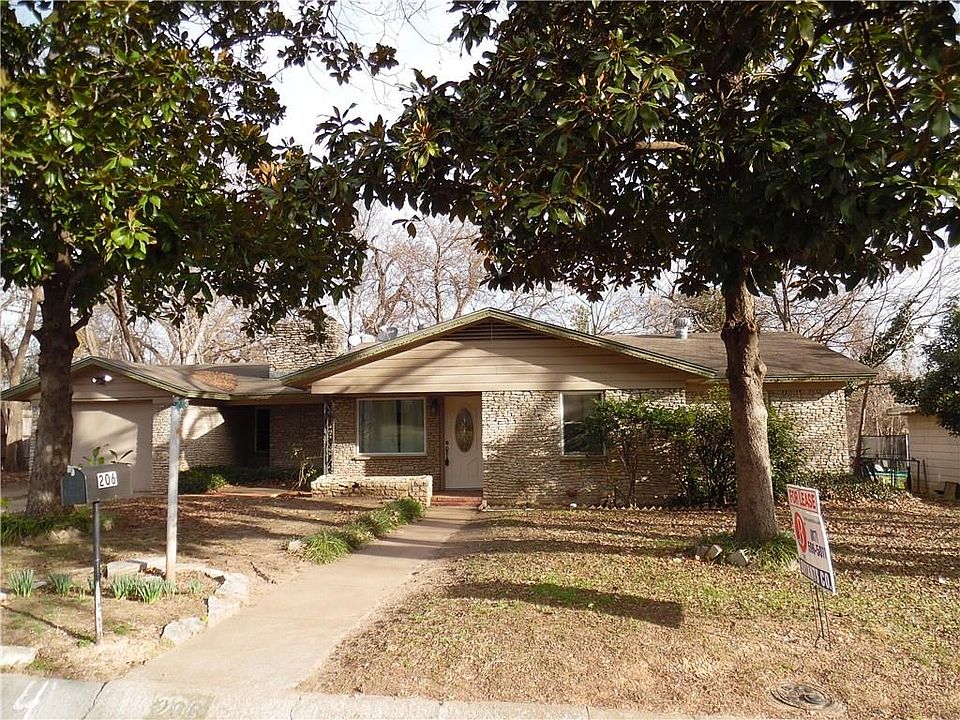 1st image of 206 Live Oak Ln