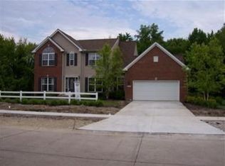 37749 Avalon Dr, North Ridgeville, OH 44039