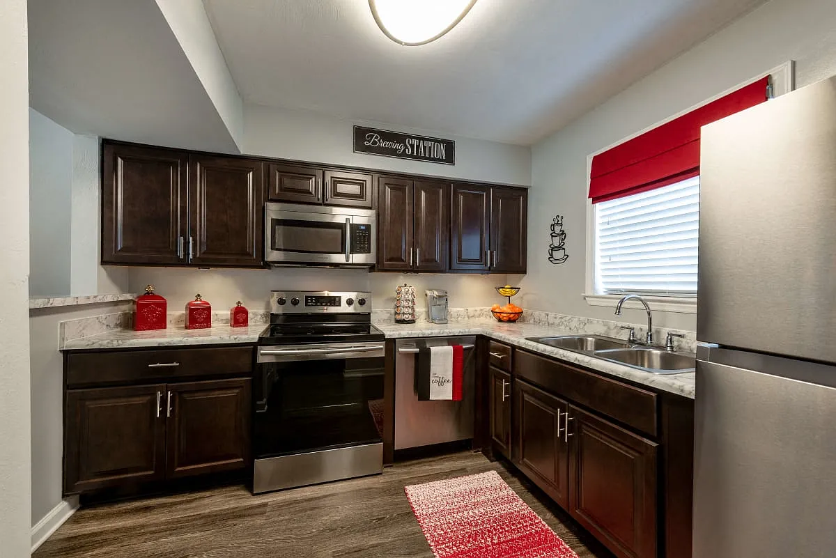 Beaver Creek Apartments and Townhomes — Photo 1