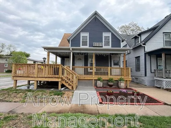 738 N 25th St APT 1, Lincoln, NE 68503