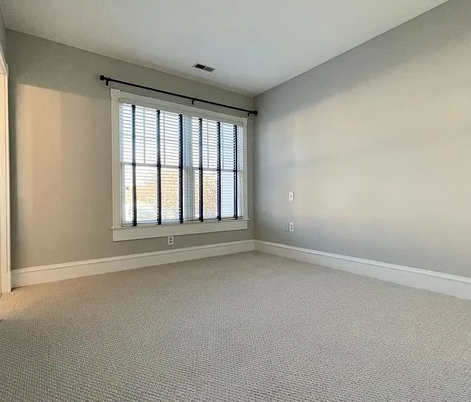 802 2nd St — Photo 31