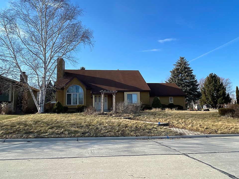 1st image of 3400 Willow Ln
