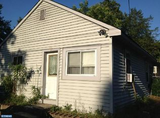 14 Smith Ter, Clementon, NJ 08021