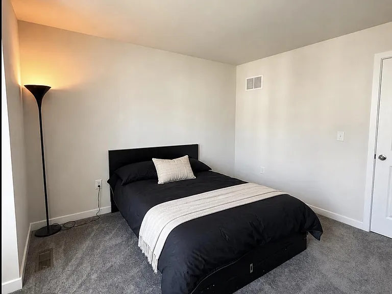 4913 Brookside Ct — Photo 33