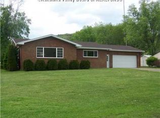 5401 Nelson Dr, Cross Lanes, WV 25313