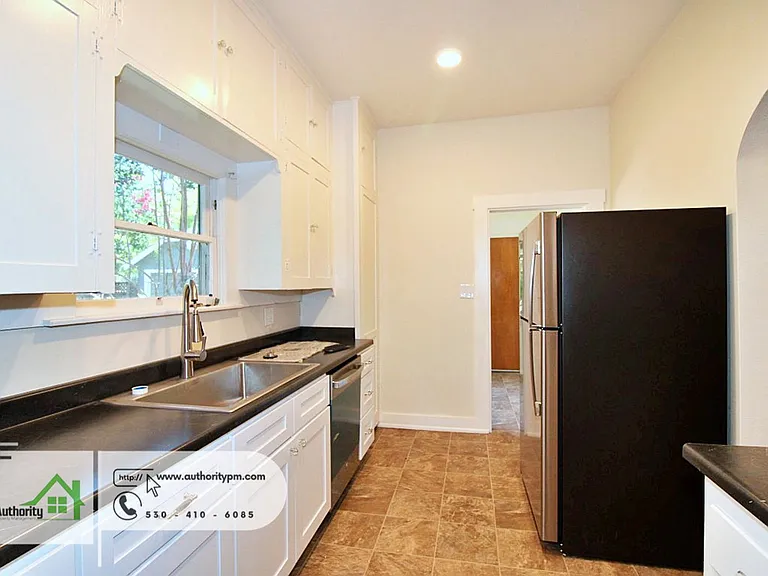 1428 Chestnut St — Photo 18