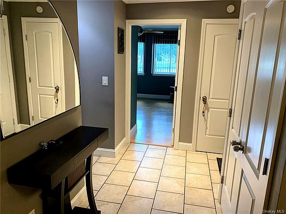 4th image of 403 High Meadow Ln