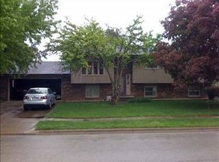 1308 Heritage Rd E, Normal, IL 61761