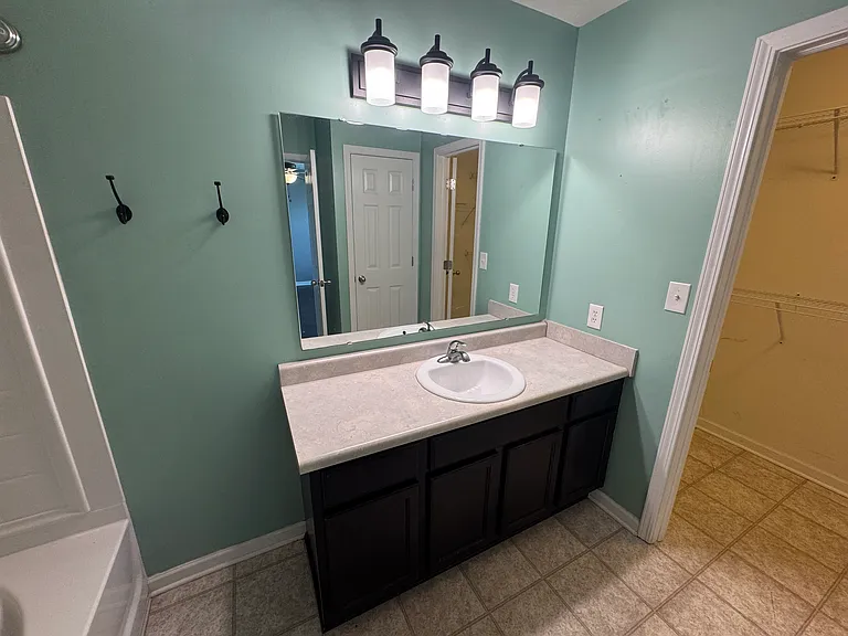 2584 Shadowbrook Trce — Photo 17