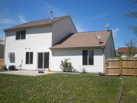 3rd image of 921 Hartwood Dr