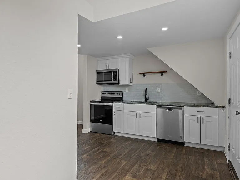 635 South St #C — Photo 5
